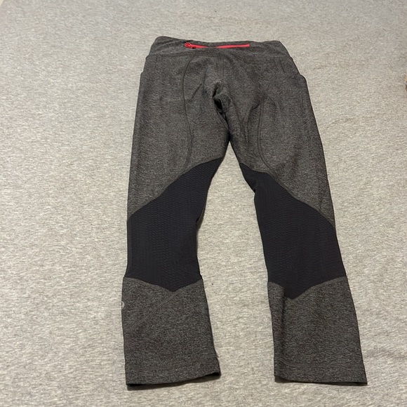 Lululemon crops - Picture 7 of 8